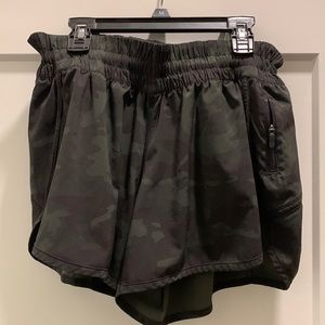 Lululemon Tracker Short 4” Green Camo